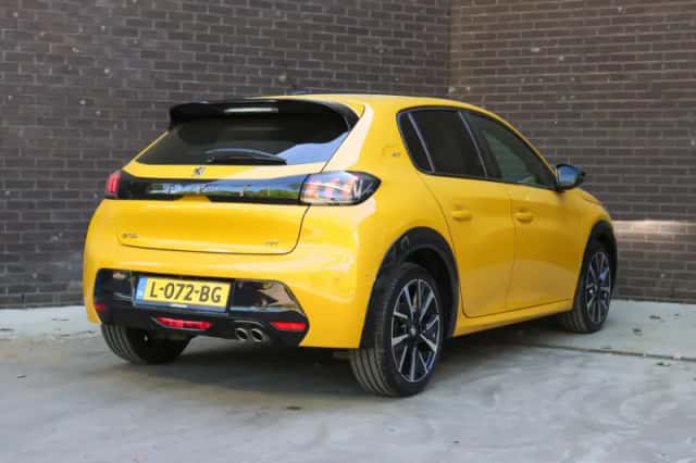 Peugeot 208 (2021) thumbnail 3