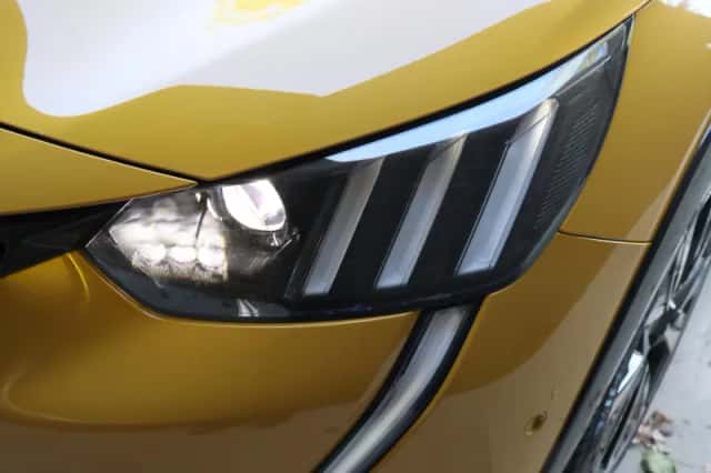 Peugeot 208 (2021) thumbnail 21