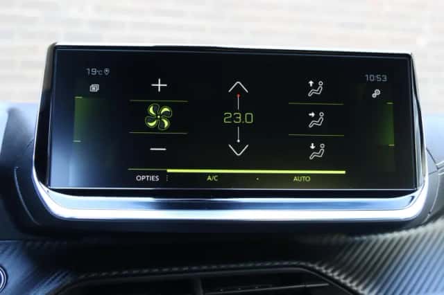 Peugeot 208 (2021) thumbnail 32