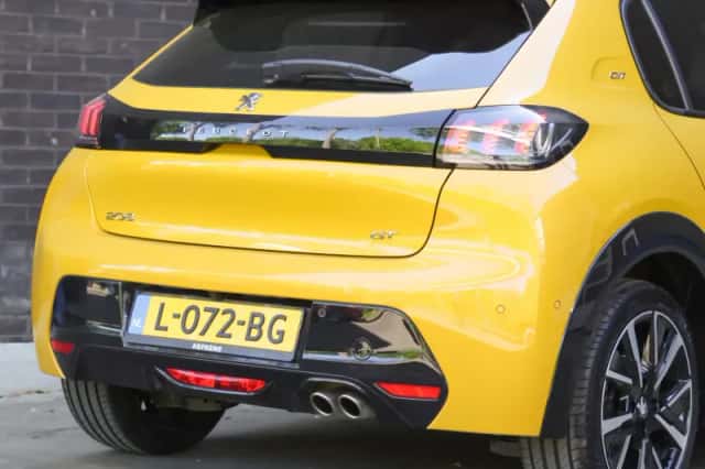 Peugeot 208 (2021) thumbnail 8