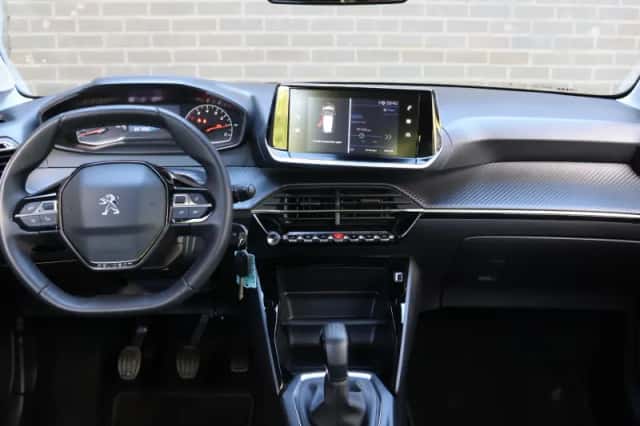 Peugeot 208 (2022) thumbnail 14