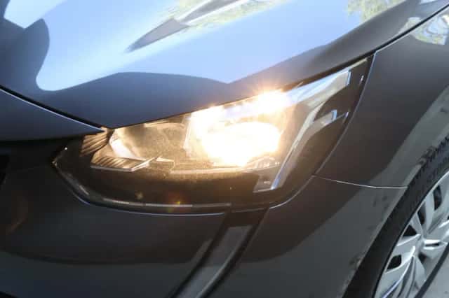 Peugeot 208 (2022) thumbnail 21