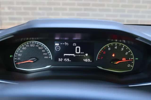 Peugeot 208 (2022) thumbnail 27