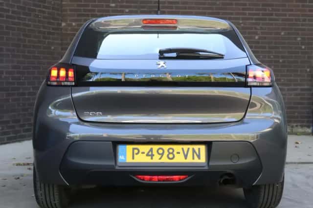 Peugeot 208 (2022) thumbnail 8