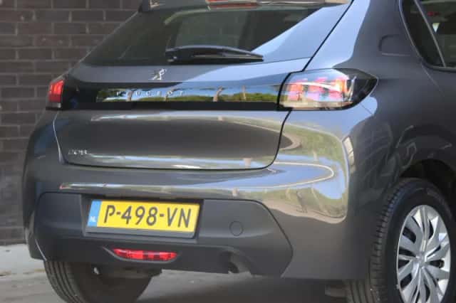 Peugeot 208 (2022) thumbnail 9