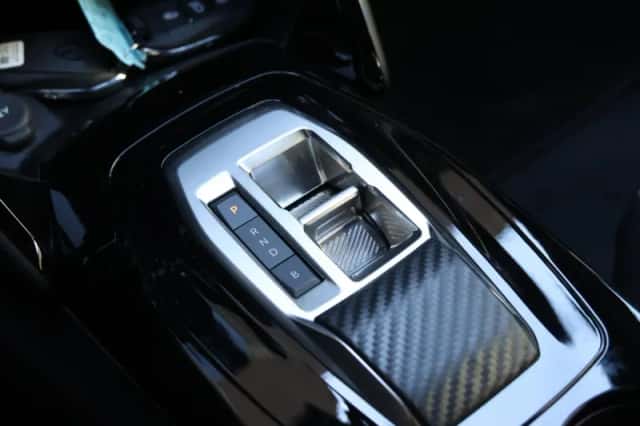 Peugeot e-2008 (2025) thumbnail 36
