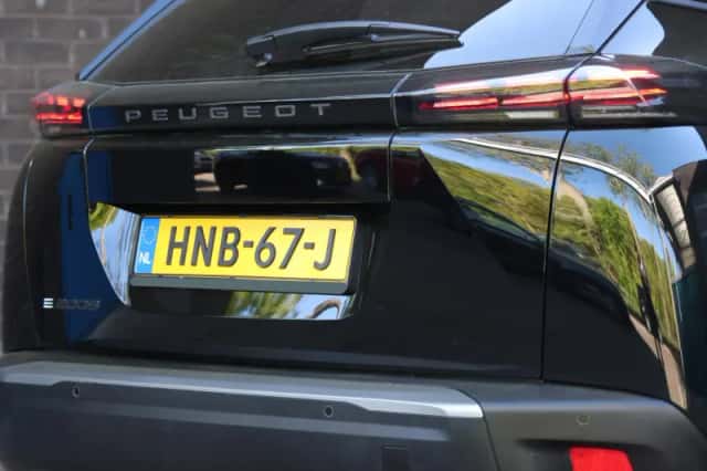 Peugeot e-2008 (2025) thumbnail 9