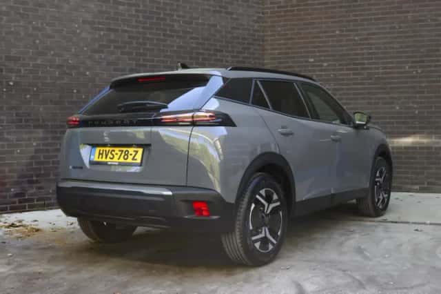 Peugeot e-2008 (2025) thumbnail 3