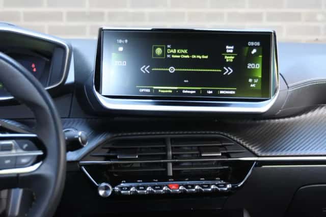Peugeot 208 (2022) thumbnail 14