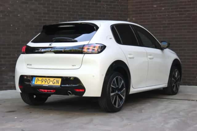 Peugeot 208 (2022) thumbnail 3