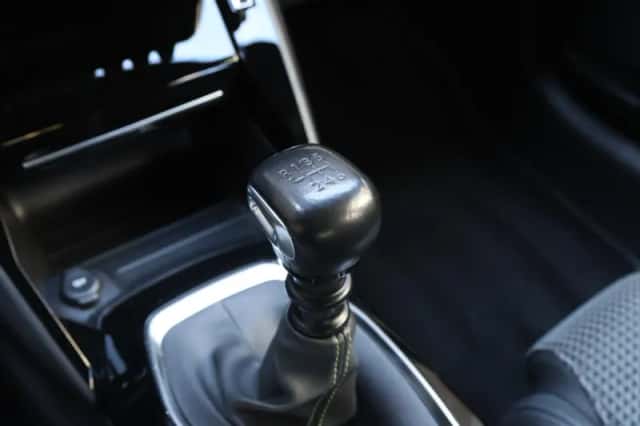 Peugeot 208 (2022) thumbnail 38