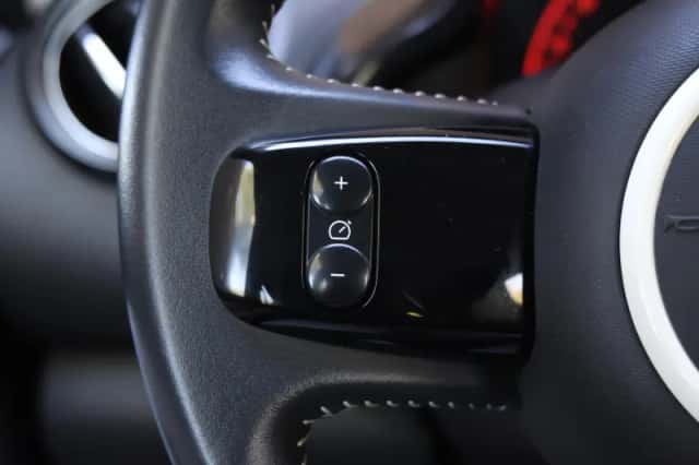 Renault Twingo (2017) thumbnail 22