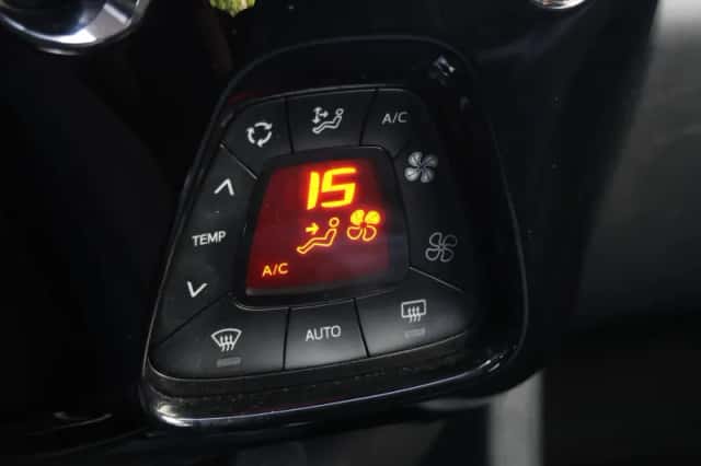 Peugeot 108 (2019) thumbnail 36