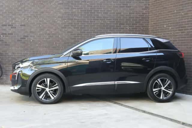 Peugeot 3008 (2021) thumbnail 2