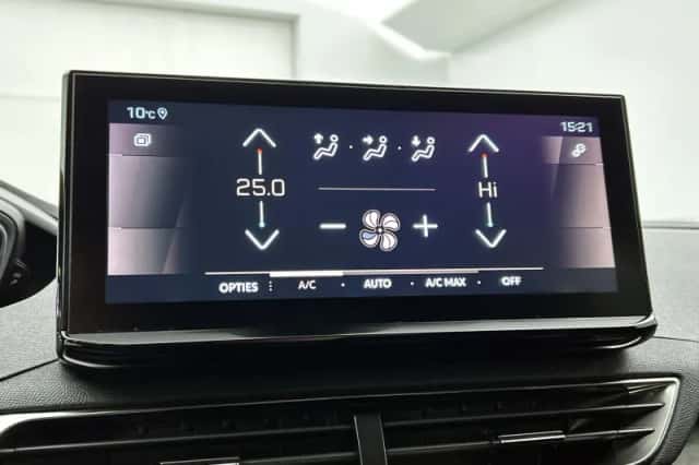 Peugeot 3008 (2021) thumbnail 18