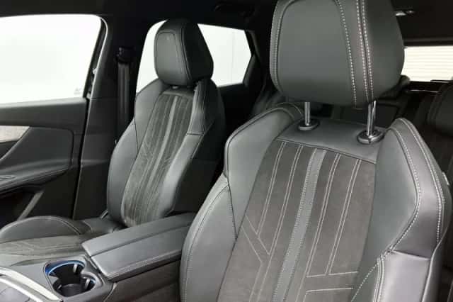 Peugeot 3008 (2021) thumbnail 23