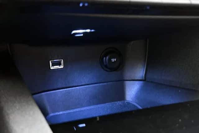 Peugeot 3008 (2021) thumbnail 34