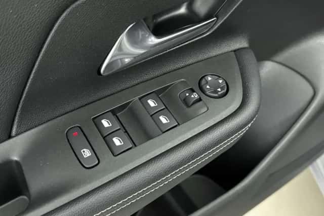 Opel Mokka (2022) thumbnail 17