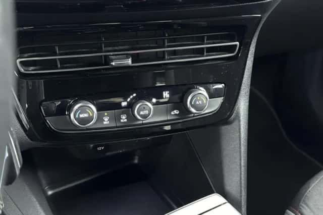 Opel Mokka (2022) thumbnail 23
