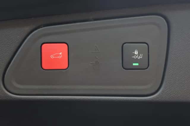 Peugeot 3008 (2024) thumbnail 18