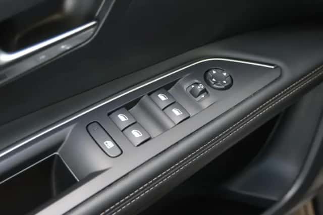 Peugeot 3008 (2024) thumbnail 25