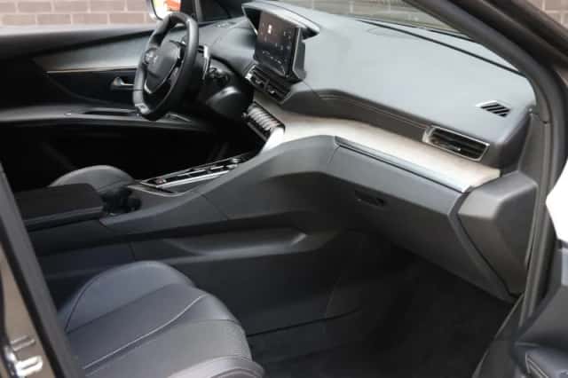 Peugeot 3008 (2024) thumbnail 9
