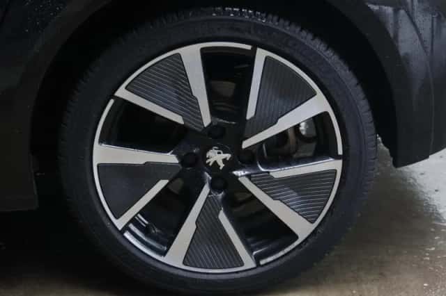 Peugeot e-208 (2022) thumbnail 21