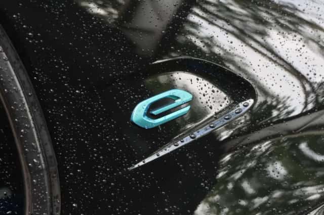 Peugeot e-208 (2022) thumbnail 23