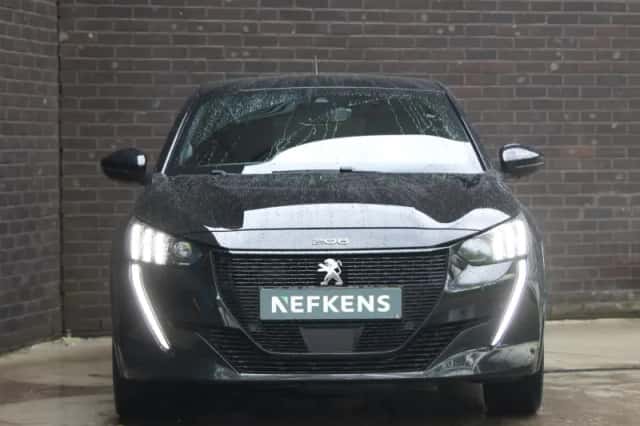 Peugeot e-208 (2022) thumbnail 5