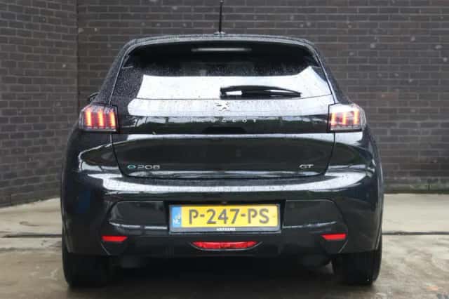 Peugeot e-208 (2022) thumbnail 8