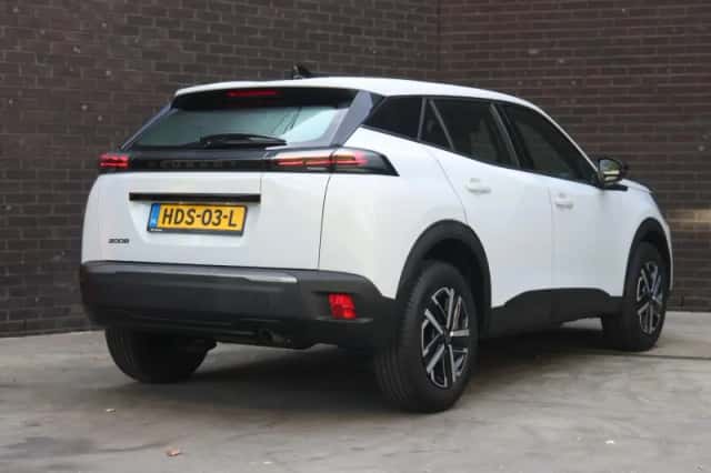 Peugeot 2008 (2025) thumbnail 3