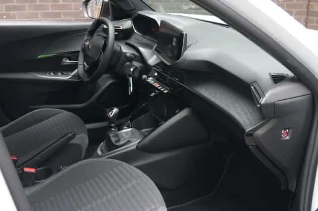 Peugeot 2008 (2025) thumbnail 5