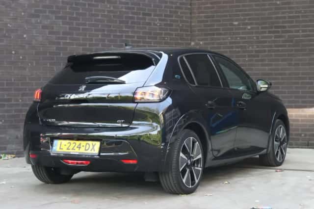 Peugeot e-208 (2021) thumbnail 3