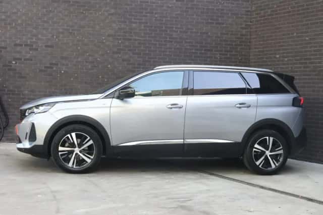 Peugeot 5008 (2023) thumbnail 2