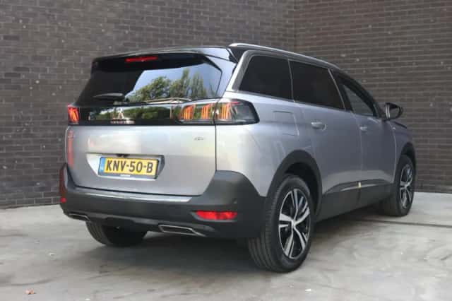 Peugeot 5008 (2023) thumbnail 3