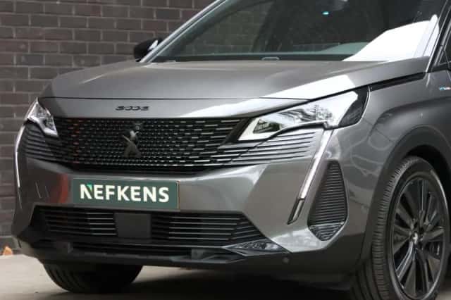 Peugeot 3008 (2022) thumbnail 5