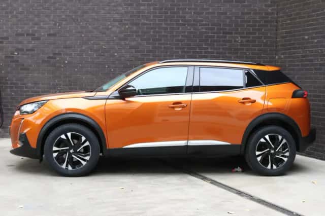 Peugeot 2008 (2022) thumbnail 2
