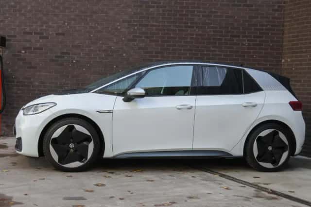 Volkswagen ID.3 (2020) thumbnail 2