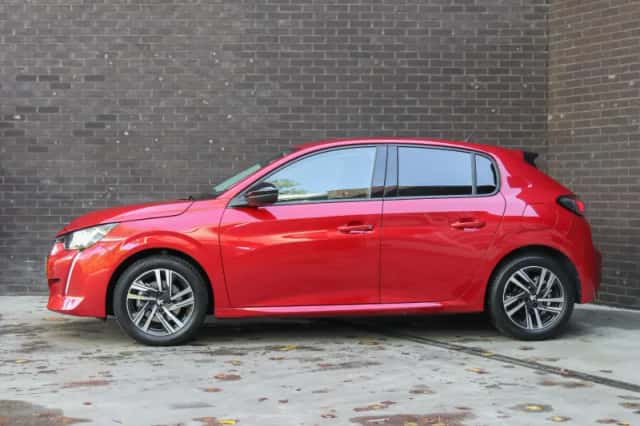Peugeot 208 (2022) thumbnail 2