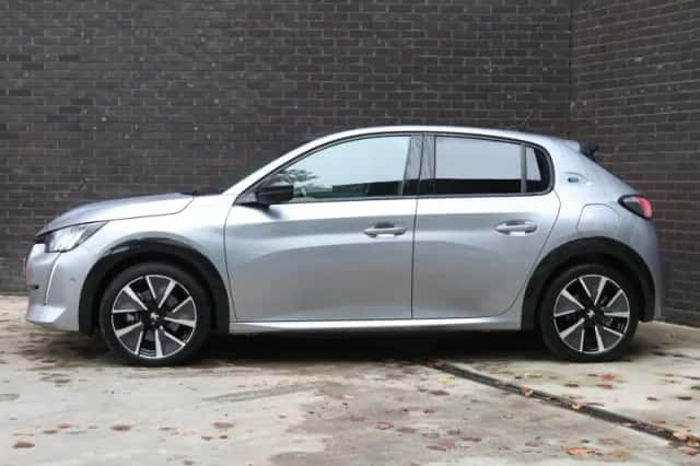 Peugeot e-208 (2021) thumbnail 2