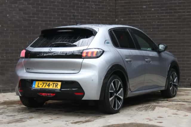 Peugeot e-208 (2021) thumbnail 3
