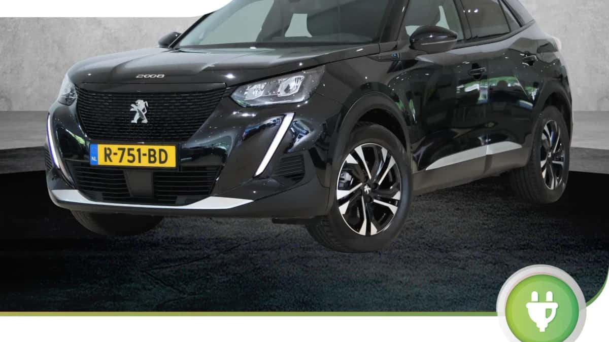 Peugeot e-2008 (2022) — foto 1