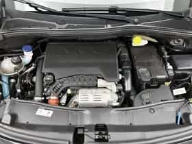 Peugeot 2008 (2019) thumbnail 34