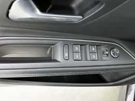 Peugeot 3008 (2022) thumbnail 32
