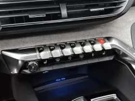 Peugeot 5008 (2021) thumbnail 21