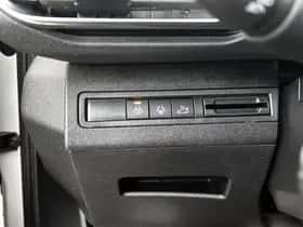 Peugeot 5008 (2021) thumbnail 41