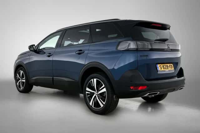 Peugeot 5008 (2023) thumbnail 3