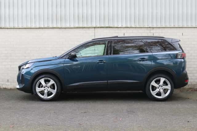 Peugeot 5008 (2023) thumbnail 5