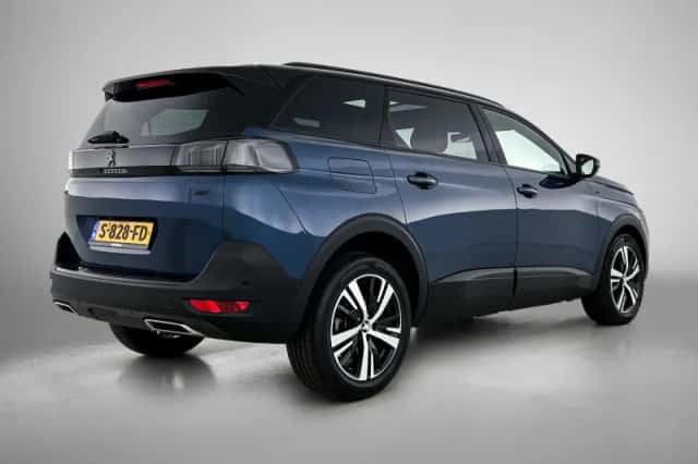 Peugeot 5008 (2023) thumbnail 6