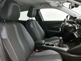 Peugeot 2008 (2021) thumbnail 24